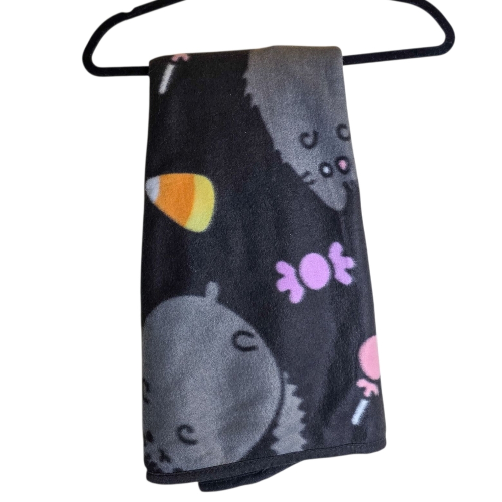 Pusheen Scaredy Cat Blanket